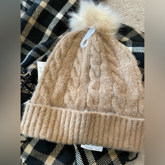 NEW * J. Crew Factory set: scarf / cable knit pom beanie hat, Tan / Black - Picture 2 of 5